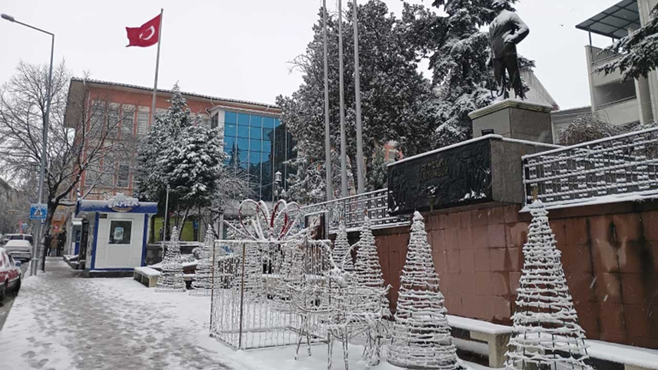 İstanbul'un yanı başında kar etkili oluyor