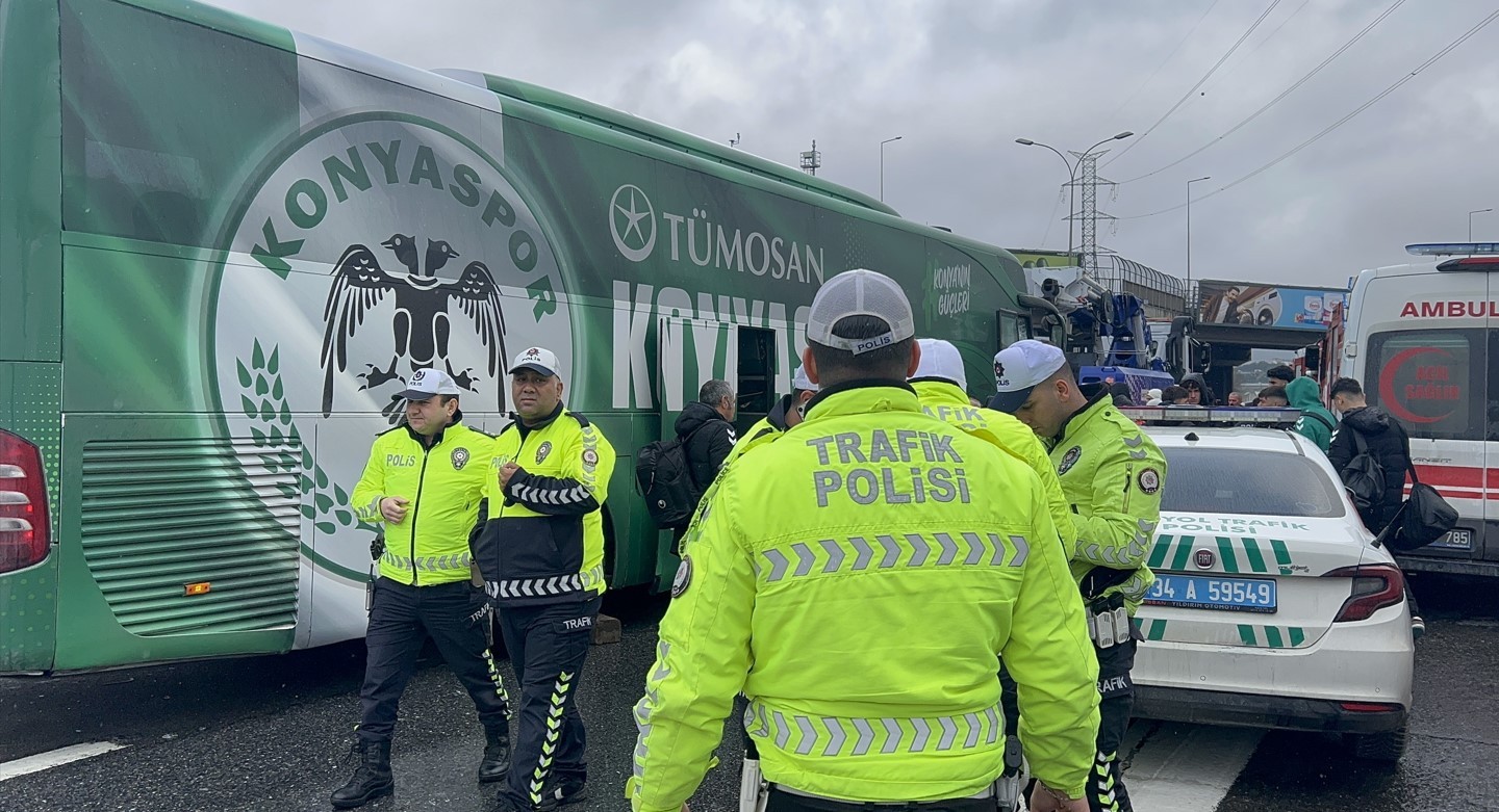 Konyaspor otobüsü İstanbul'da kaza yaptı