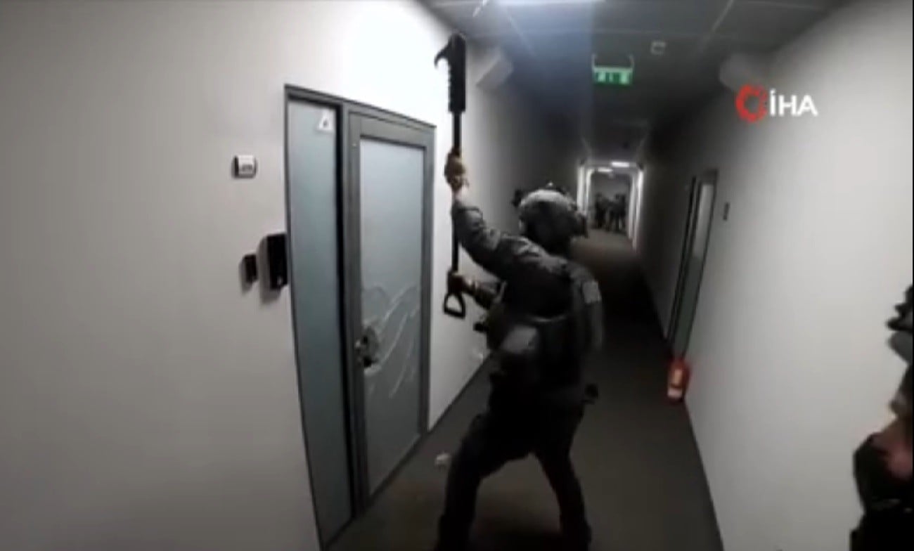 Letonya merkezli siber suç şebekesine uluslararası polis operasyonu