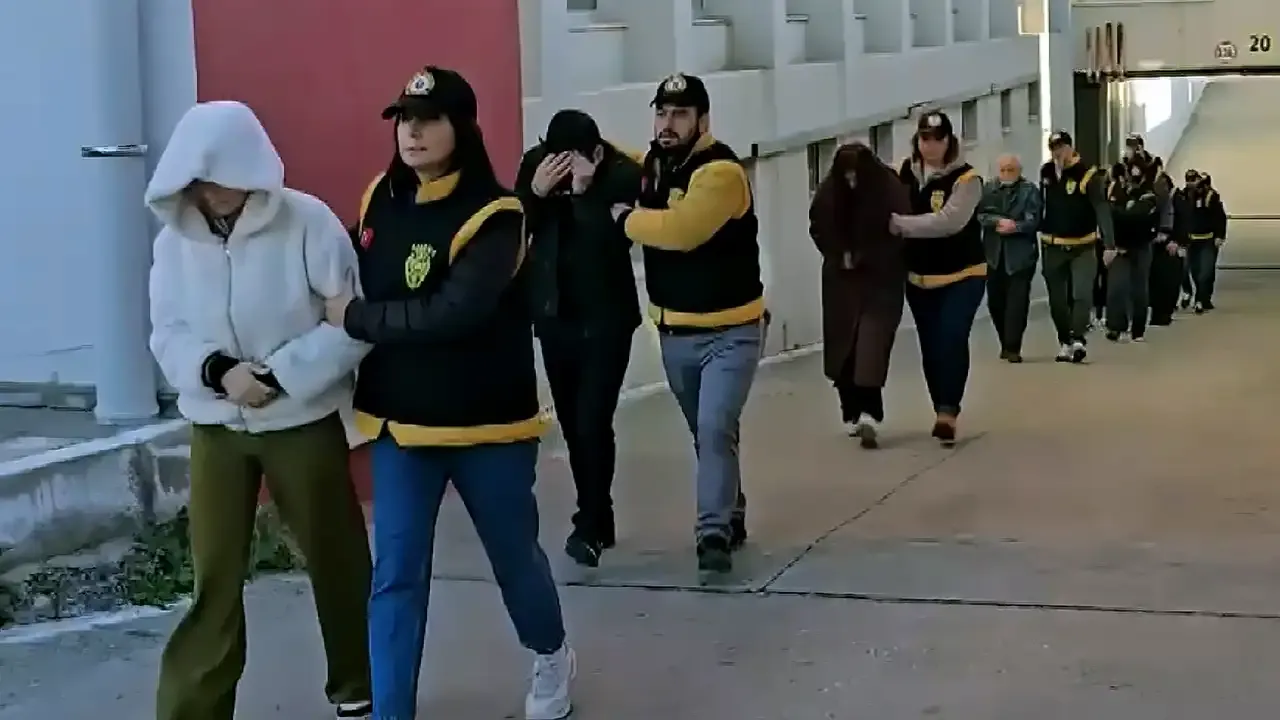 Masaj salonlarına fuhuş operasyonu!