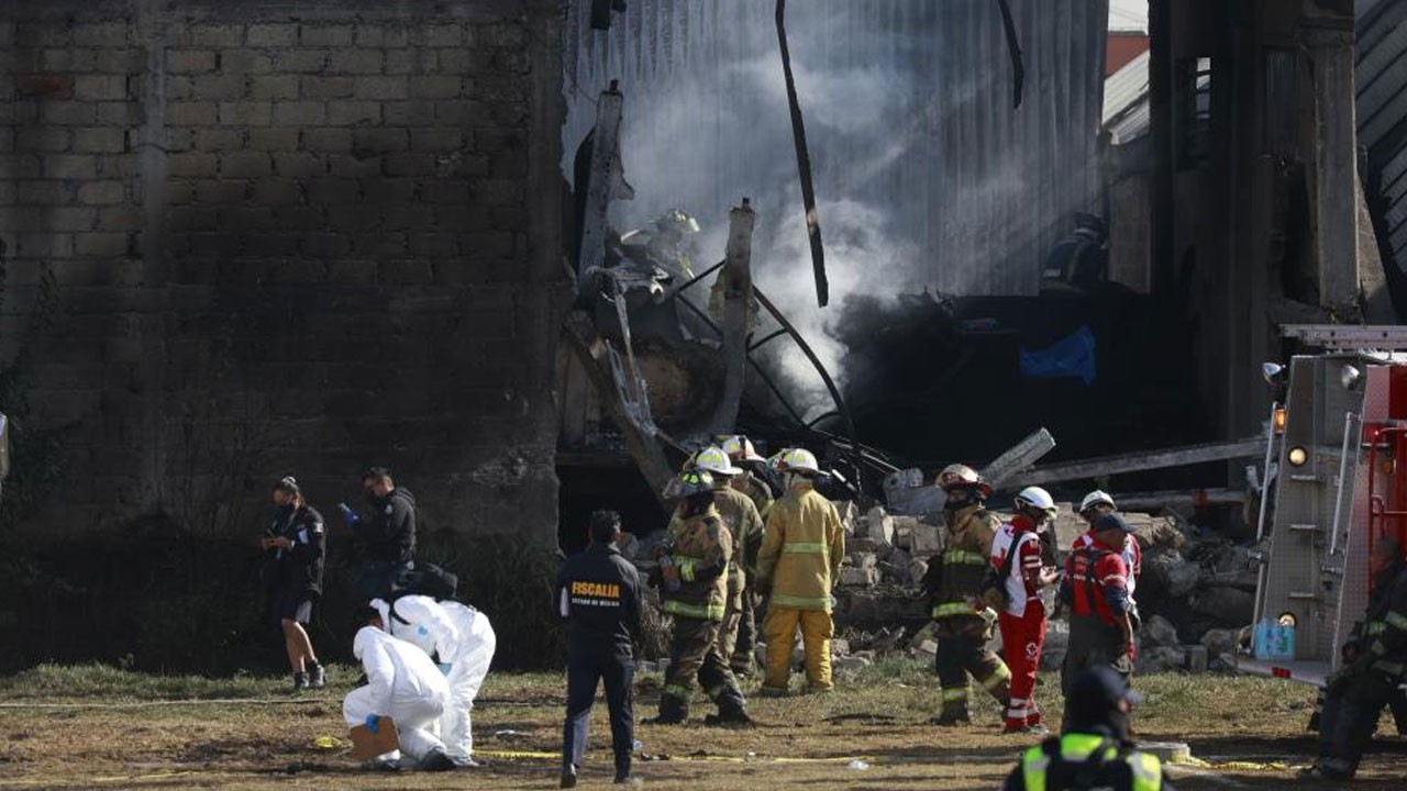 Meksika’da korkunç uçak kazası! Ölüler var