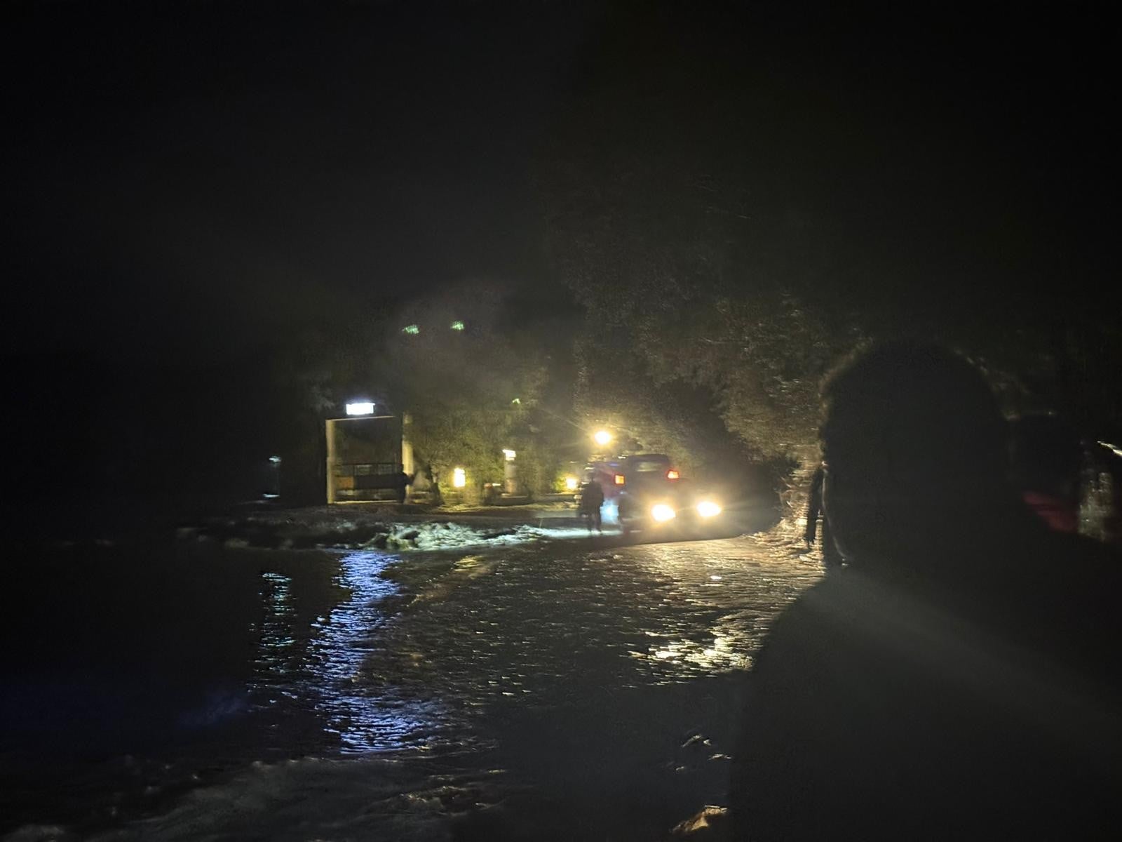 Muğla’da taşan derede mahsur kalan kişi, kurtarıldı