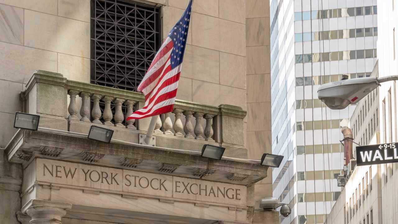 New York borsası haftanın ilk işlem günü düşüşle kapandı