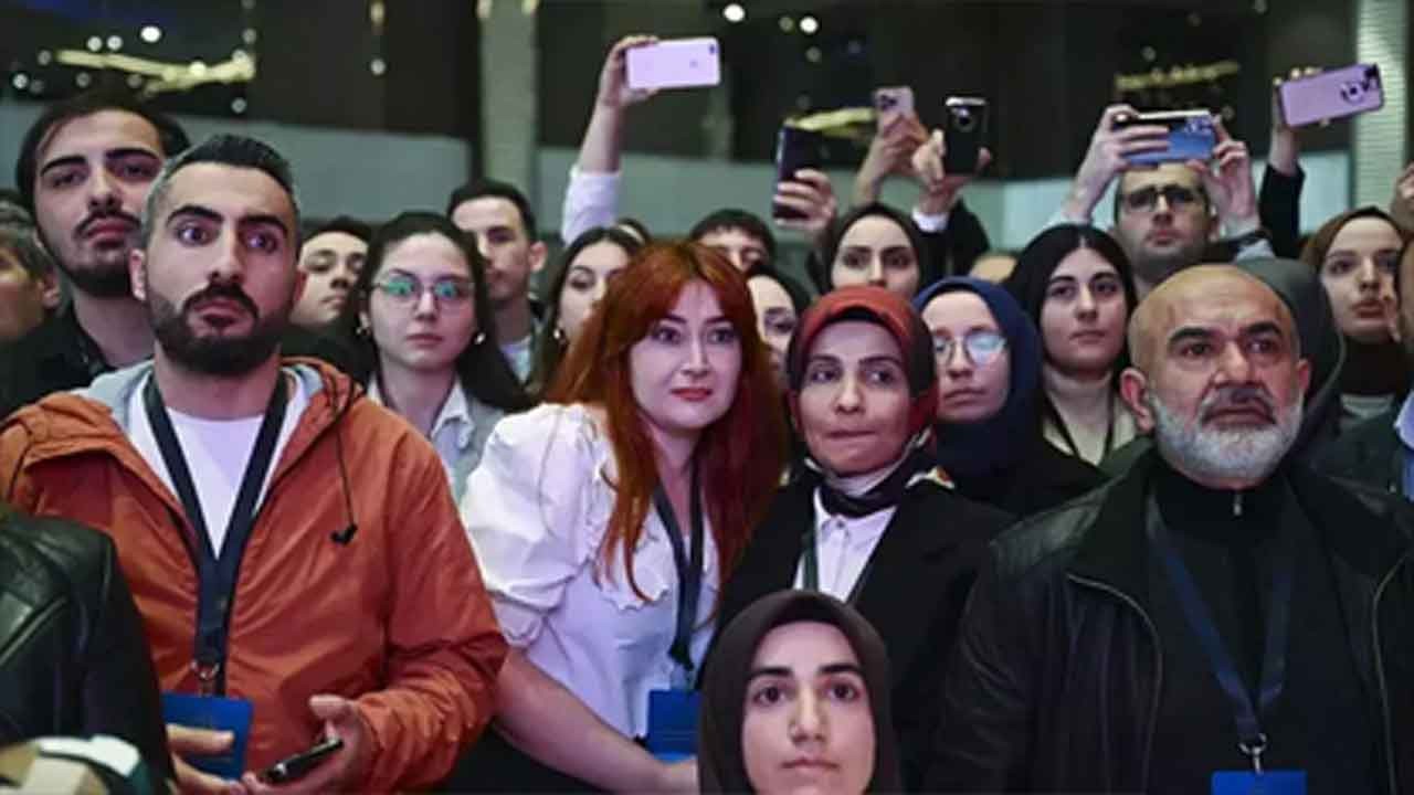 Öğretmenlerin beklediği haber geldi! MEB mazerete bağlı yer değişikliği atamalarını tamamladı