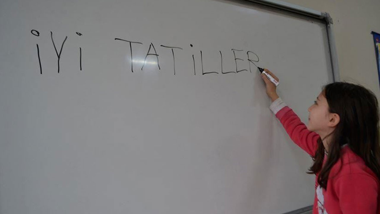 Okullar ne zaman hangi gün açılacak?