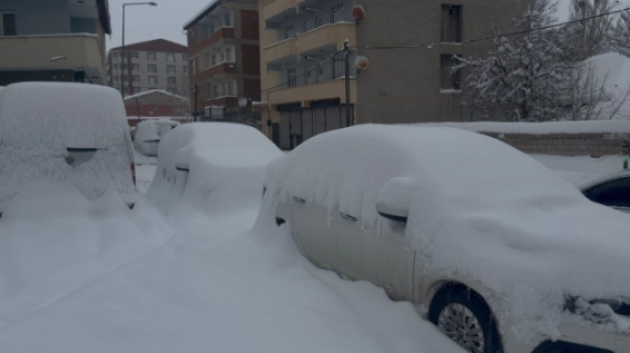 Patnos'ta kar esareti: Ulaşım durma noktasına geldi