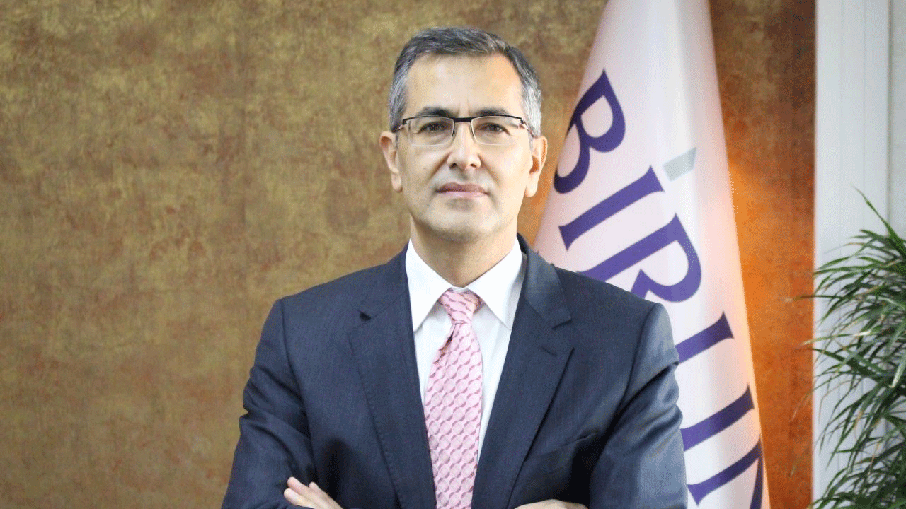 Rektör Adnan Yüksel'e en iyi sağlık yatırımcısı ödülü