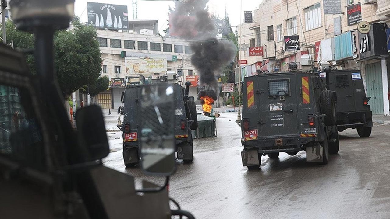 Teröristler, masumları alıkoydu!