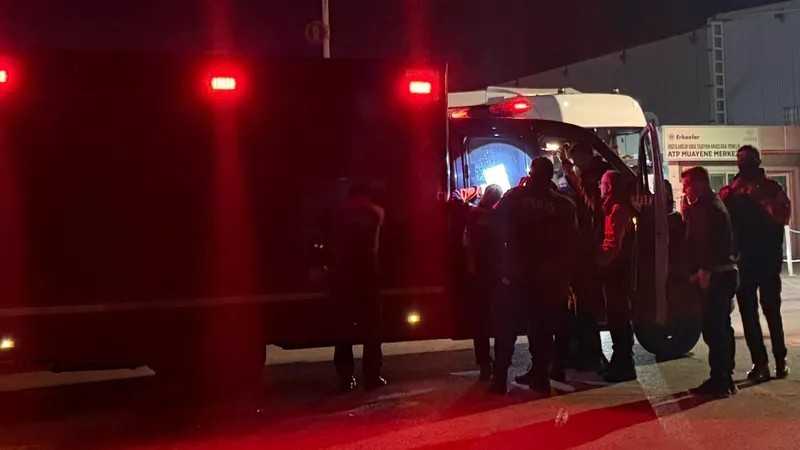 Tırdan sızan kimyasal maddeden etkilenen 5 kişi hastanelik oldu