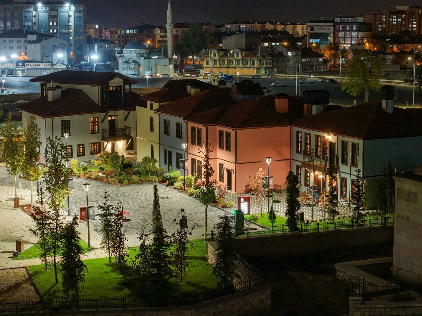 Turizm rehberlerinden Sırçalı Hotel'e tam not