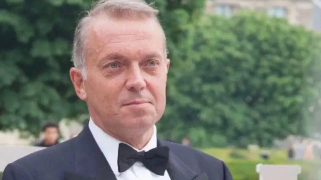 Eski TV sahibi Cem Uzan Fransa'da ama yine gündemde: Yeni sevgilisi sosyetedenmiş! Bakın kim?