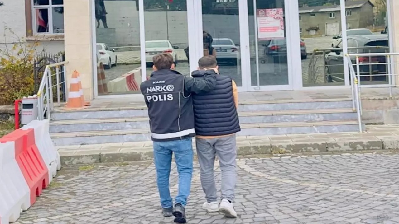 Uygulamada uyuşturucu ile yakalandı! Mesleği, ekipleri şok etti