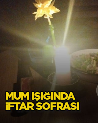Mum ışığında iftar sofrası