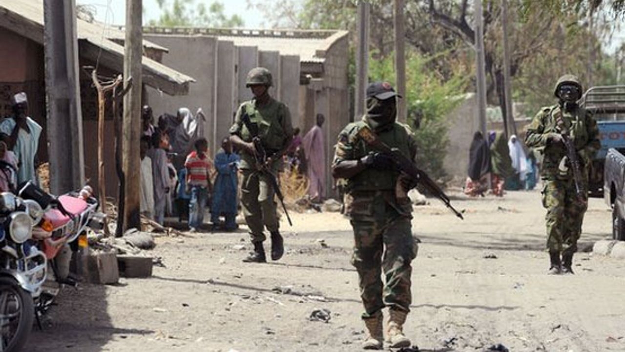 Foto - Darbe paniği! Tuğgeneral dahil 16 asker gözaltında