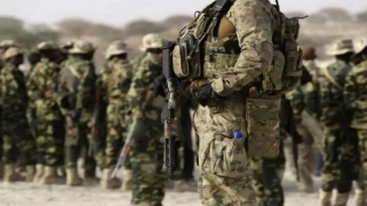 Foto - Darbe paniği! Tuğgeneral dahil 16 asker gözaltında