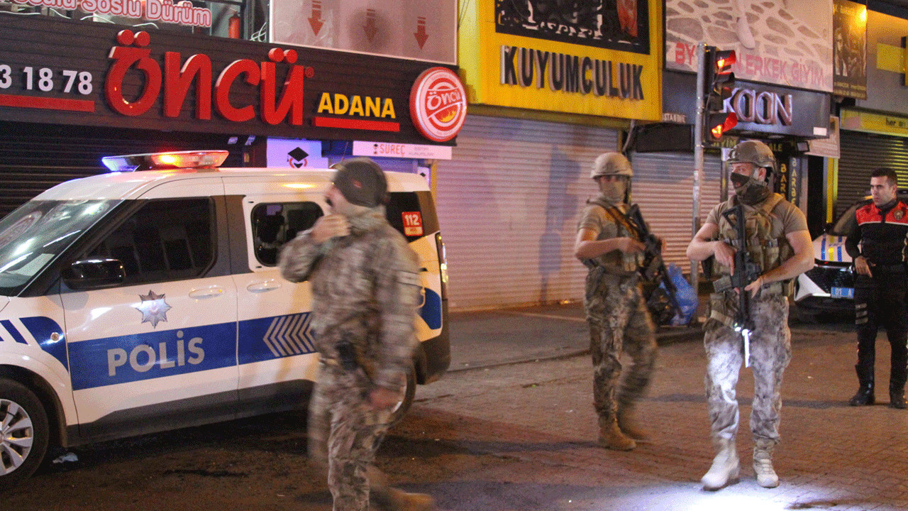 Çay ocağına kurşun yağmuru: Polis aracına bile ateş etti