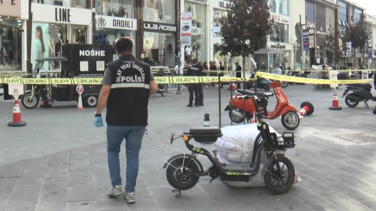 ‘Kargo iade ücreti’ tartışması kanlı bitti! Patron, bıçakla saldıran iki çalışanını vurdu