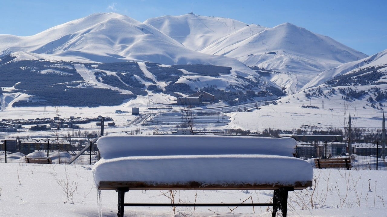 Kayak merkezlerindeki kar kalınlıkları açıklandı! Palandöken 2 metreyi aştı