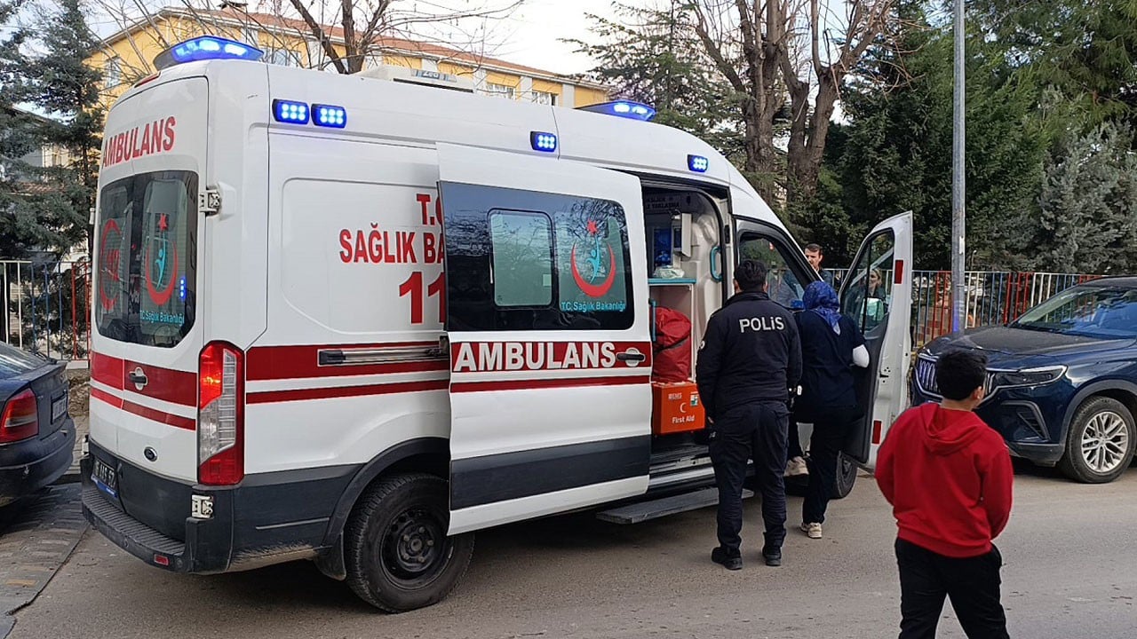 16 yaşındaki çocuk bıçaklandı! Ne oluyor bu insanlara