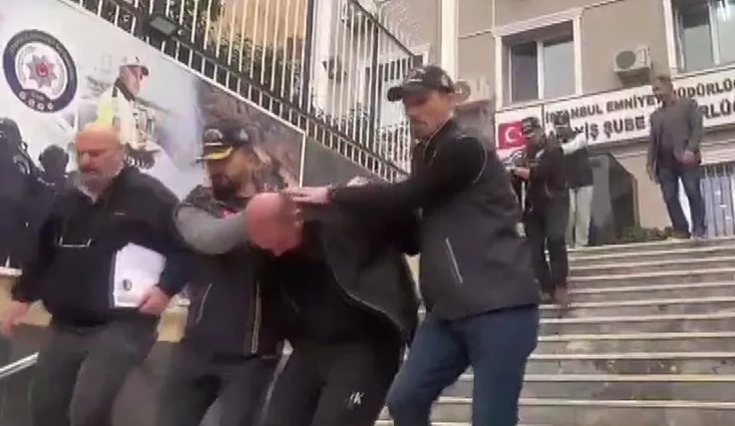 2006’nın iki kanlı cinayeti 19 yıl sonra aydınlatıldı: Katilleri koli bandındaki parmak izi ele verdi