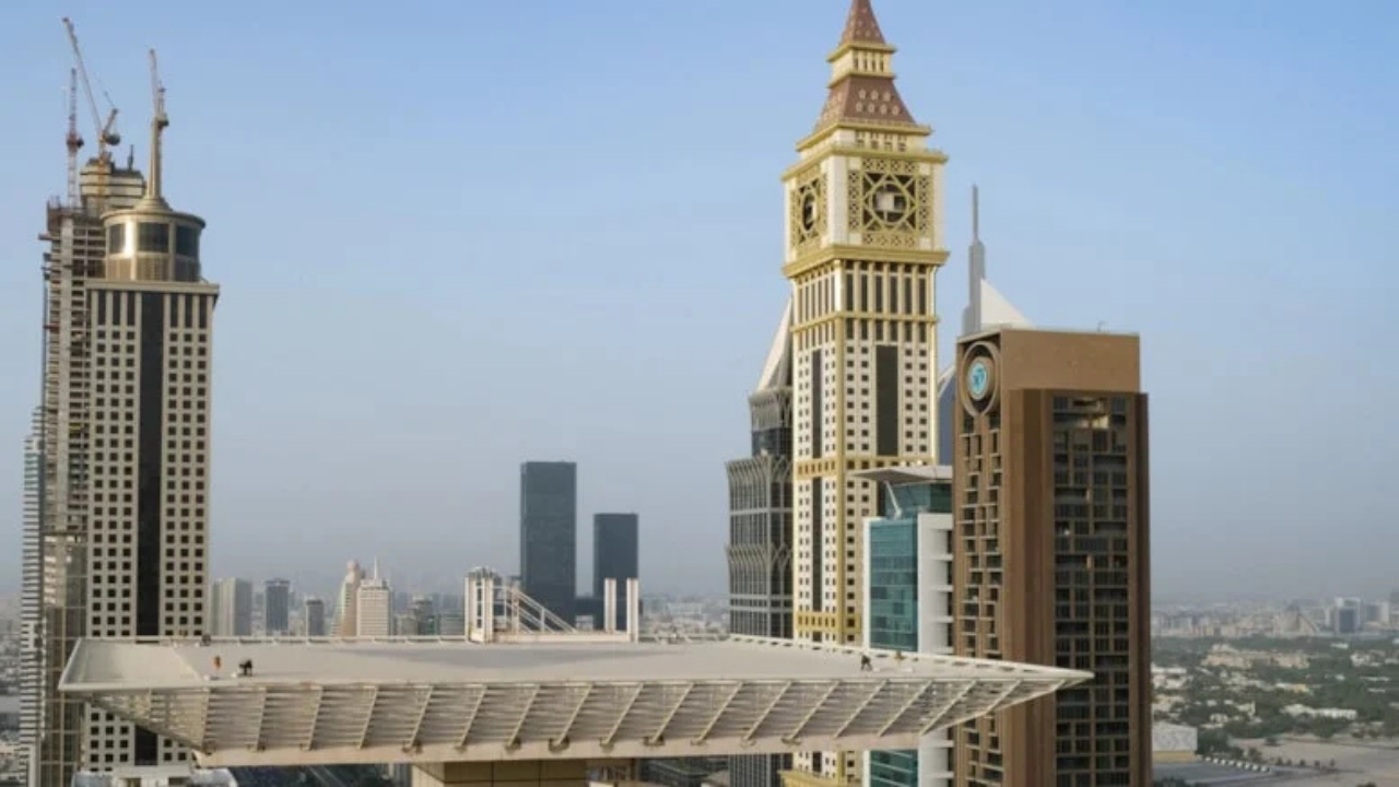 328 metrelik "Big Ben" kulesi satıldı: 120 milyon dolarlık alım, 600 milyon dolarlık satış