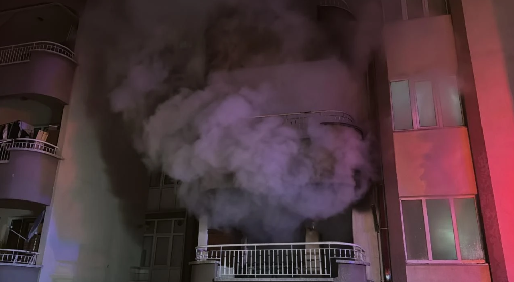 8 katlı binadaki yangında 1 kişi öldü