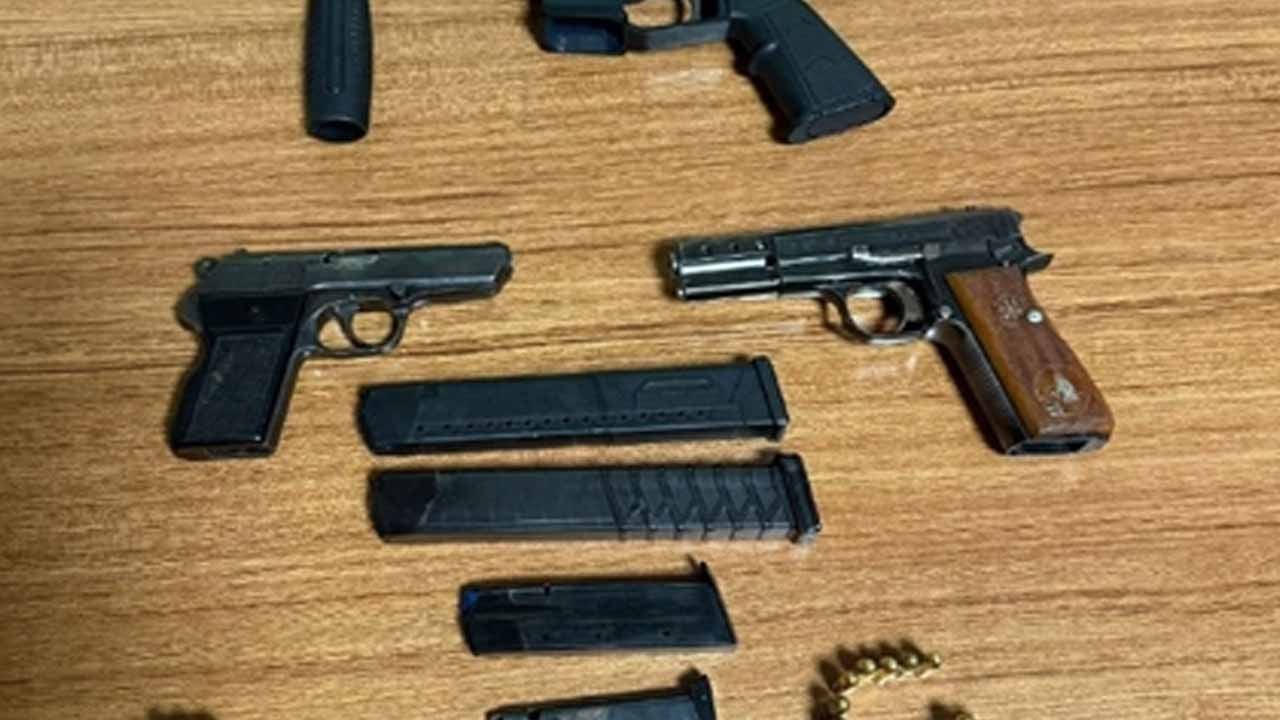 Adana’da silah operasyonu! 3 ruhsatsız tabanca ele geçirildi