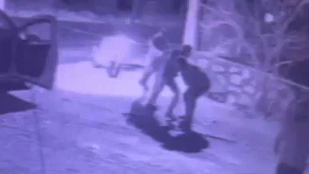 Akrabalar bıçakla birbirine girdi!