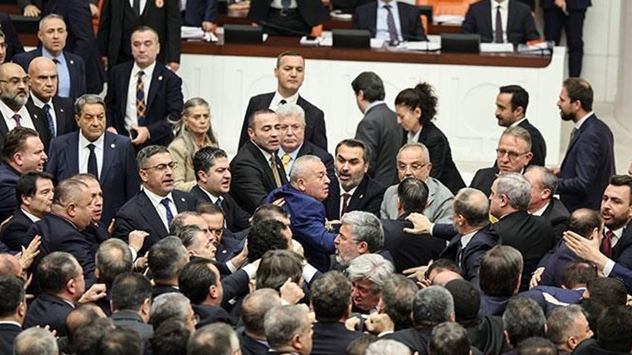 Ali Mahir özür diledi! CHP’li vekilin yumruklu saldırısında geri adım