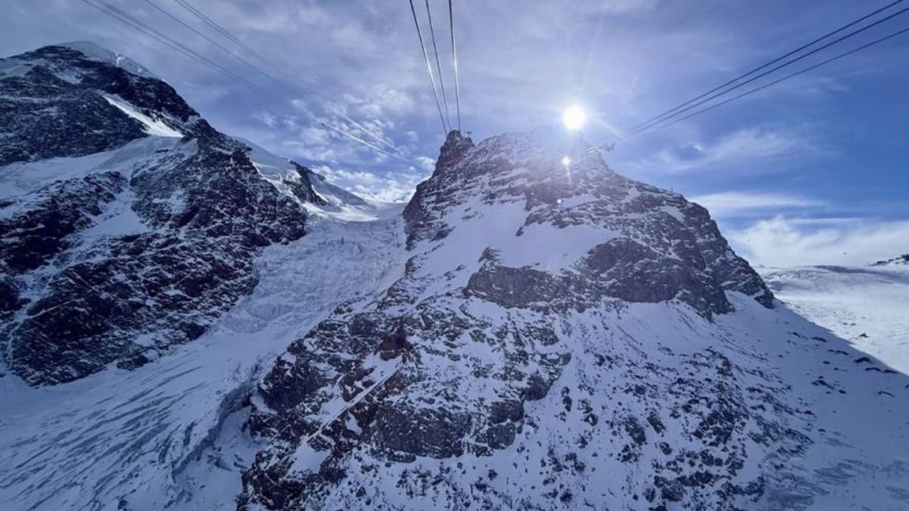 Alp Dağları'nın zirvesi göz kamaştırıyor