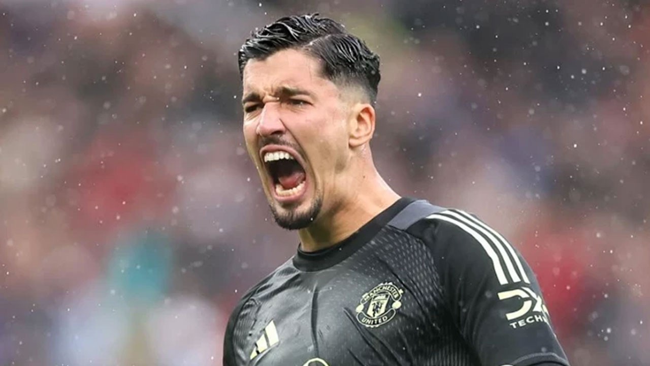 Altay Bayındır Süper Lig’e dönüyor