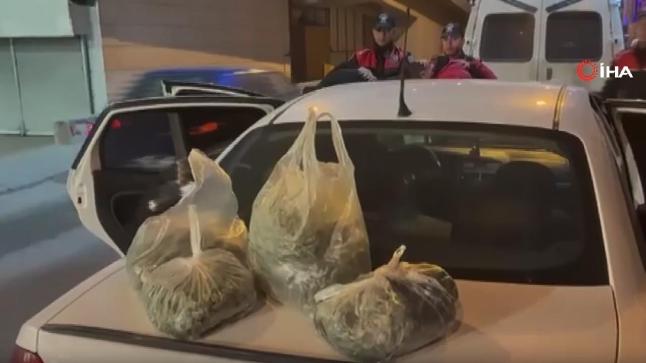 Ankara'da şüphe üzerine durdurulan araçta 4 kilo uyuşturucu ele geçirildi