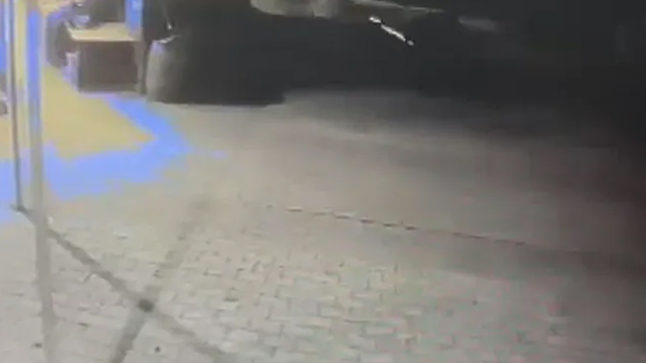 Arnavutköy’de dehşet saçtı: Yaşlı adama silahlı saldırı, ateş açtı! O kişi böyle sokak ortasında kurşun yağdırdı