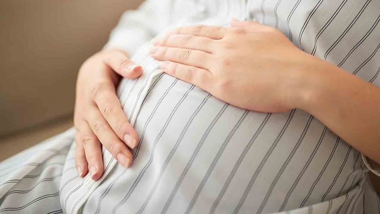 Avrupa’da annelik erteleniyor: İlk doğum yaşı 29,8’e çıktı