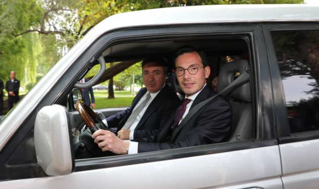 Babasının makam aracını 45 yıl sonra bulup satın aldı! "Babamın emanetini yeniden hayata döndürüyoruz"