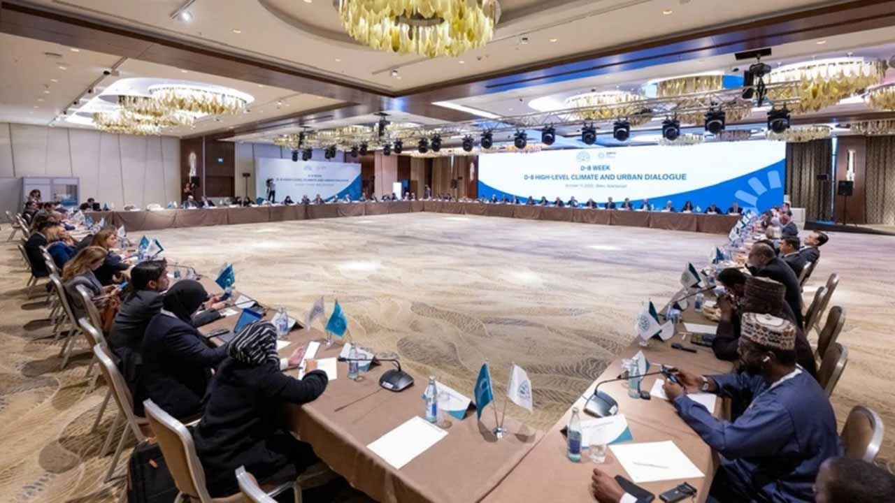 Bakü’de D8 Medya Forumu! 9 ülke bir araya geldi