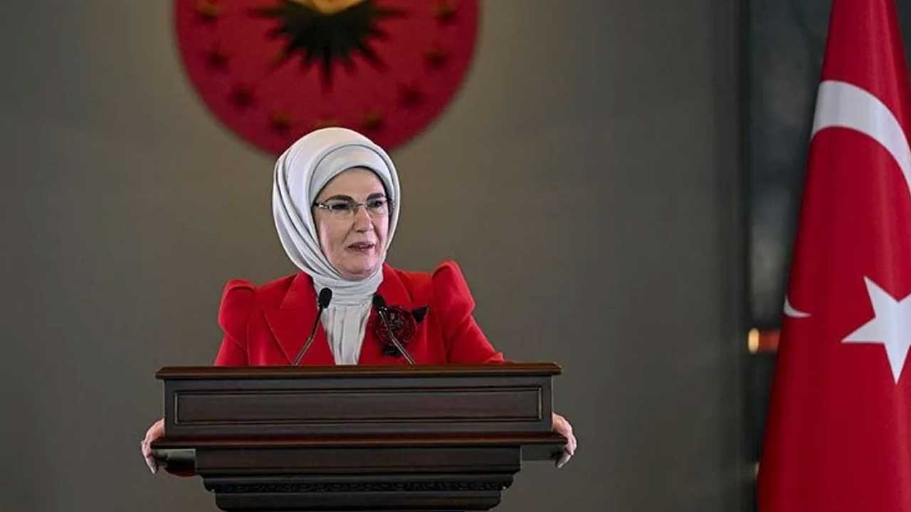 Başkan Erdoğan'ın eşi Emine Erdoğan'dan öğrencilere tebrik