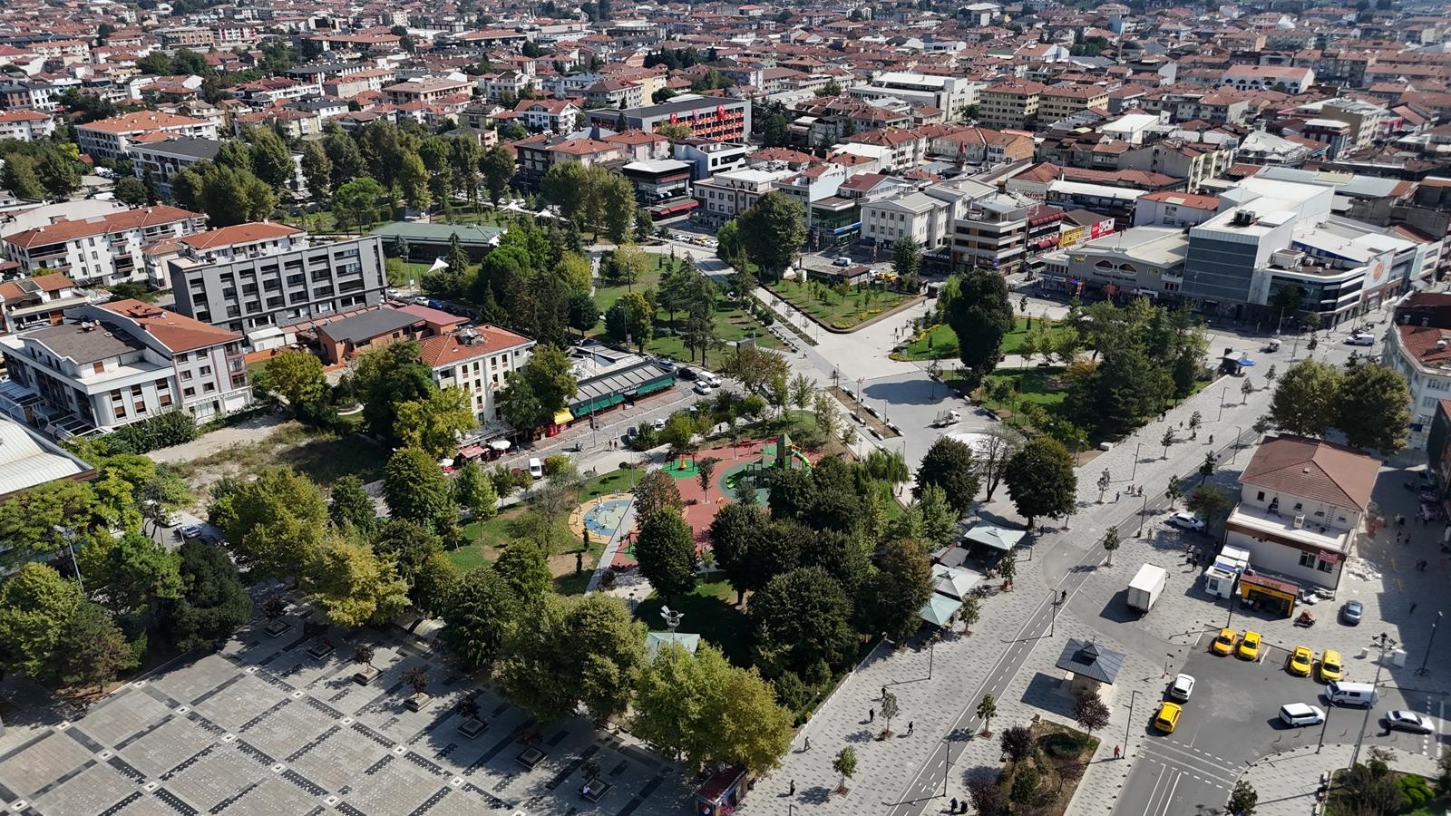 Başkan Özlü'den önemli açıklamalar! Düzce göçlerle büyüyen dinamik bir şehir
