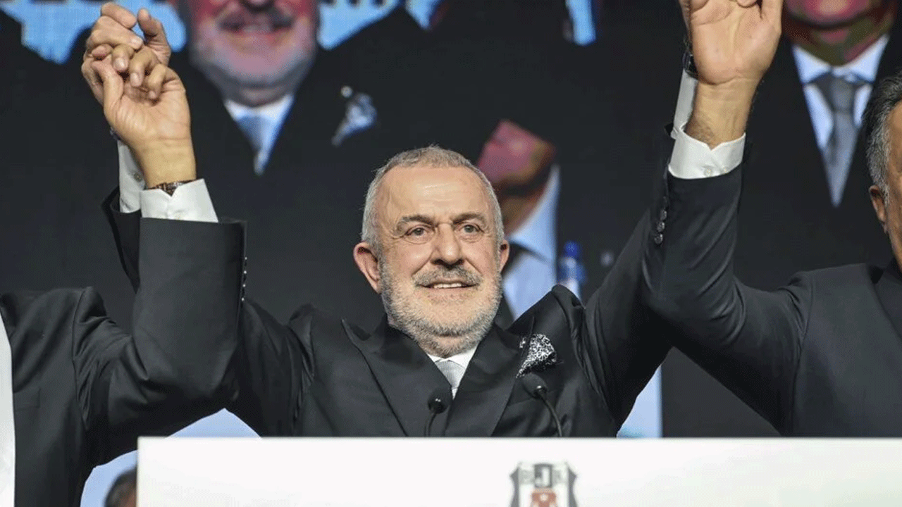 Beşiktaş'ın yeni divan kurulu başkanı Ahmet Ürkmezgil mazbatasını aldı