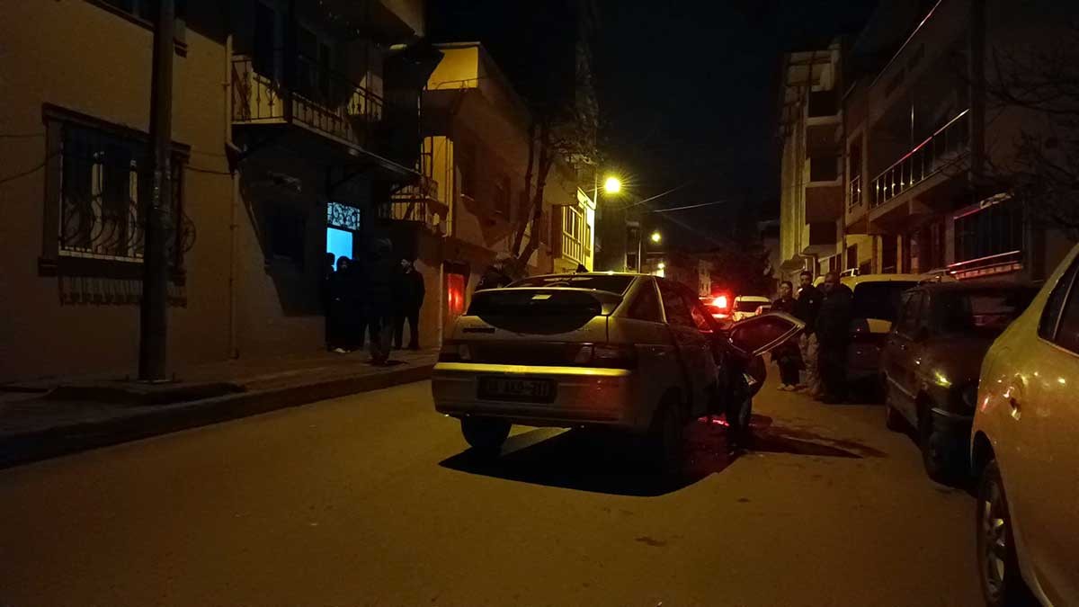 Bursa'da 2 araç çarpıştı! 2 yaralı