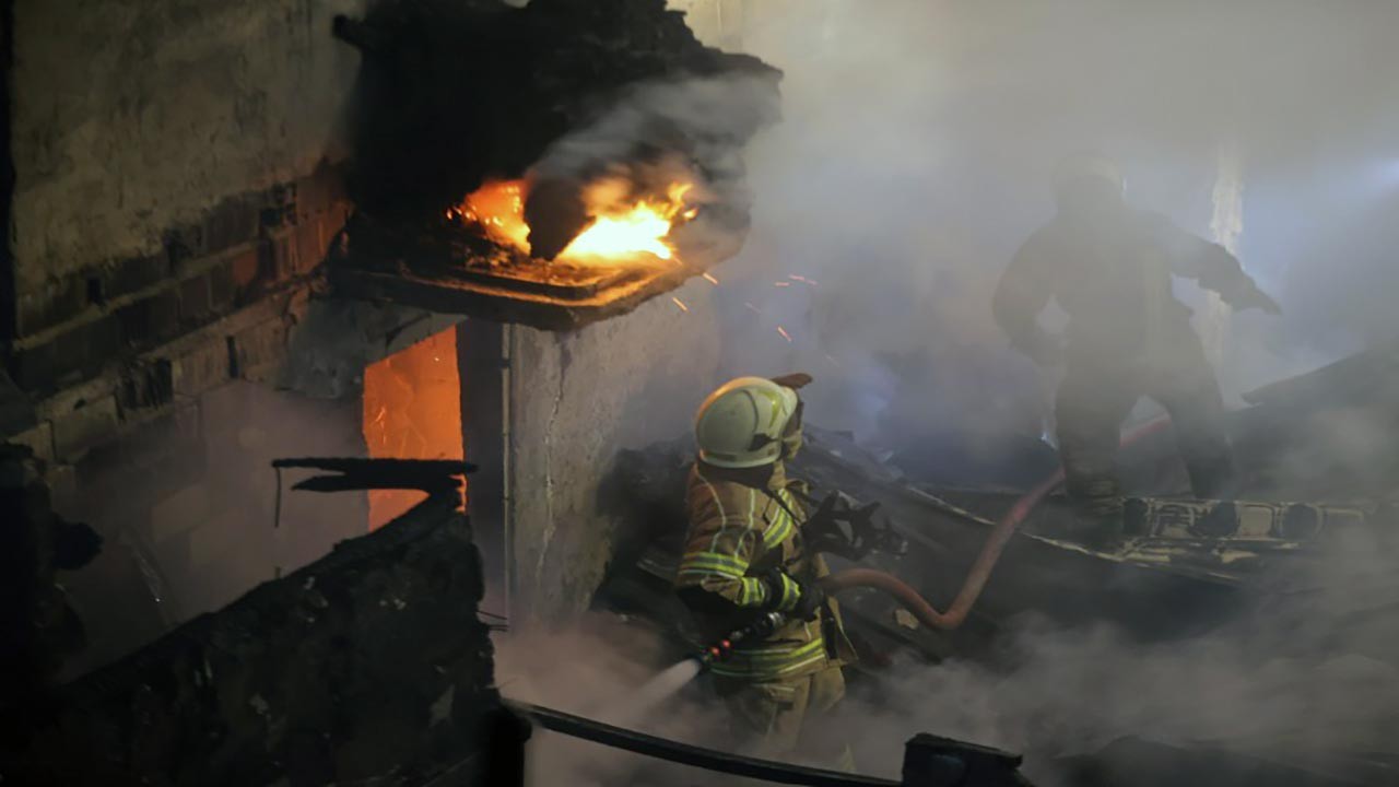 Bursa'da korkunç yangın! 1 kişinin cesedi bulundu