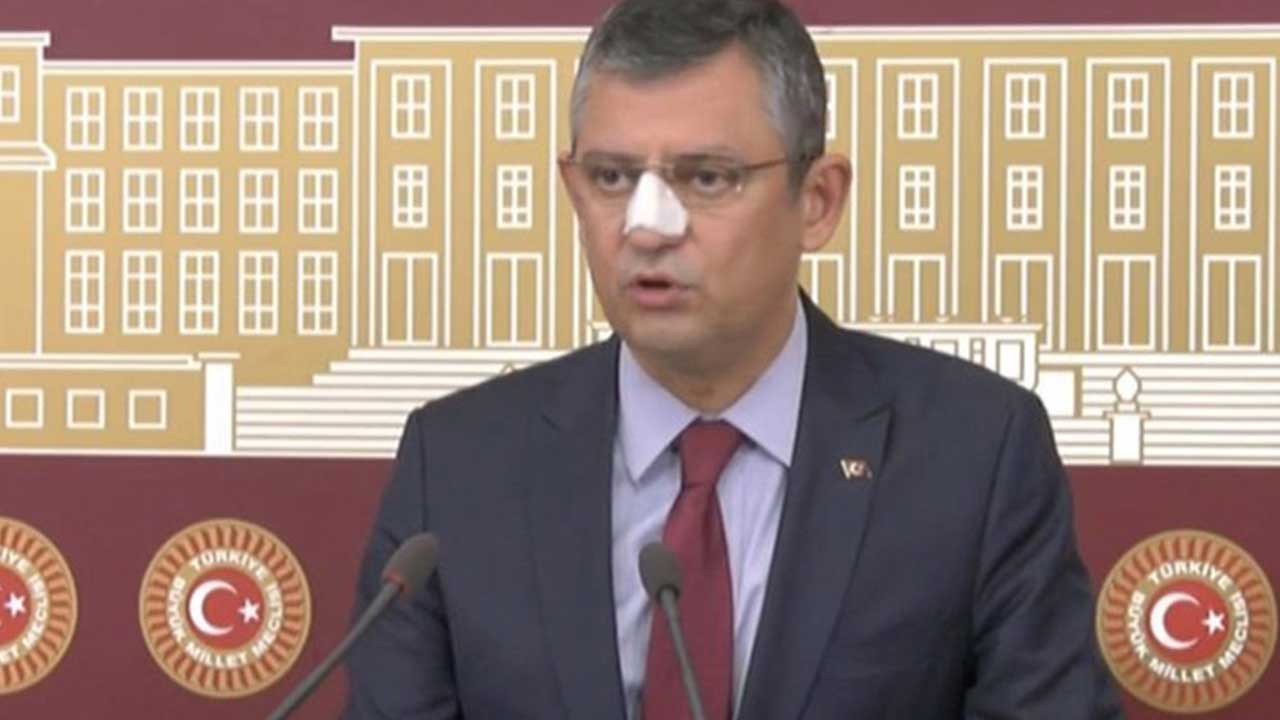 CHP lideri Özgür Özel'in manda aşkı! Suratı hiç kızarmıyor