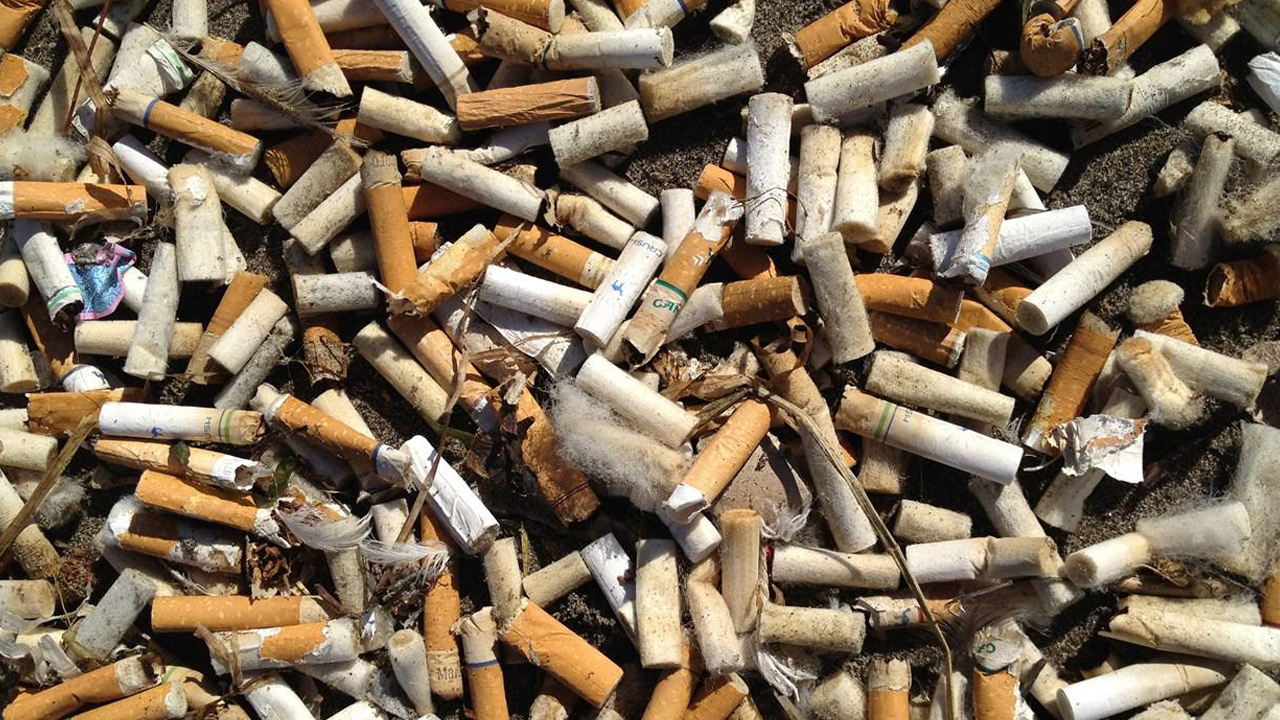 Çocuğun midesinden onlarca izmarit çıktı!