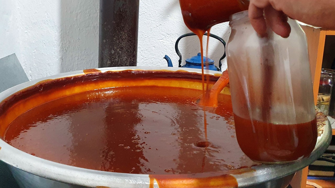 Dağlardan toplanan şifa, imeceyle marmelata dönüşüyor