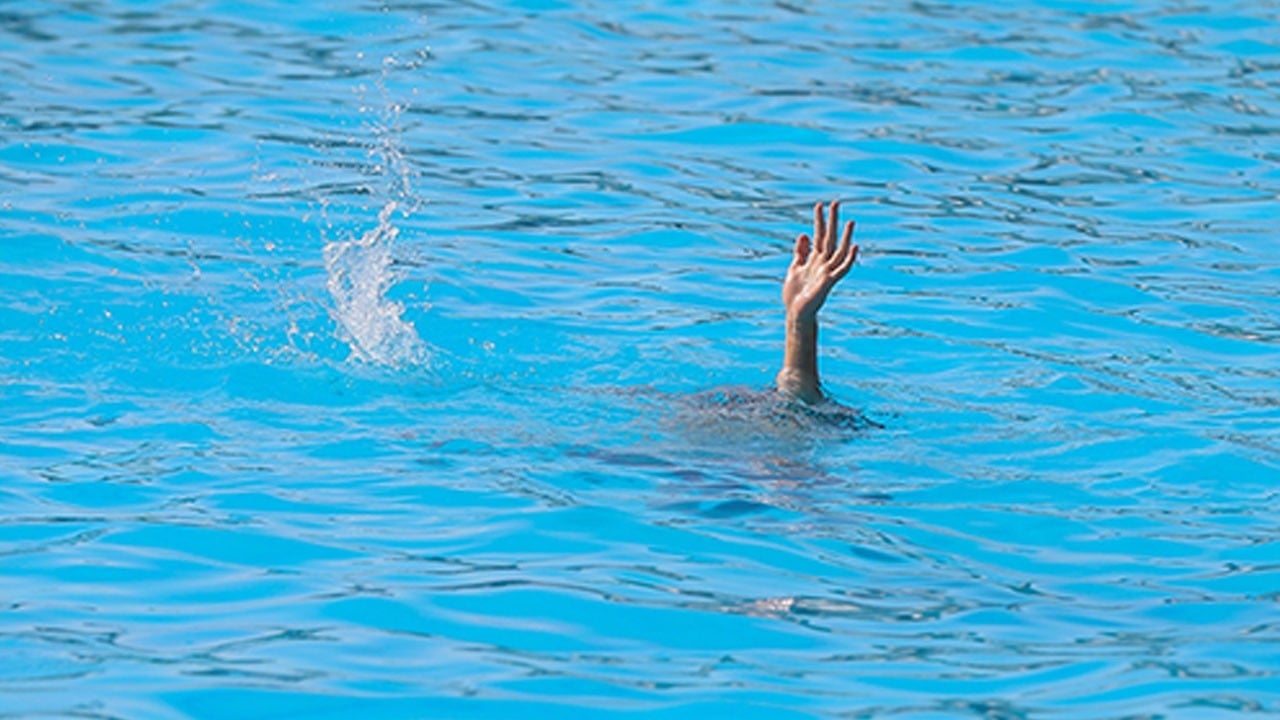 Denize düşmüştü… Saatler sonra cansız bedenine ulaşıldı