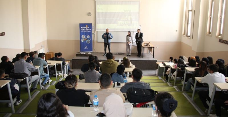 Dicle Elektrik’ten üniversitelilere kariyer buluşması