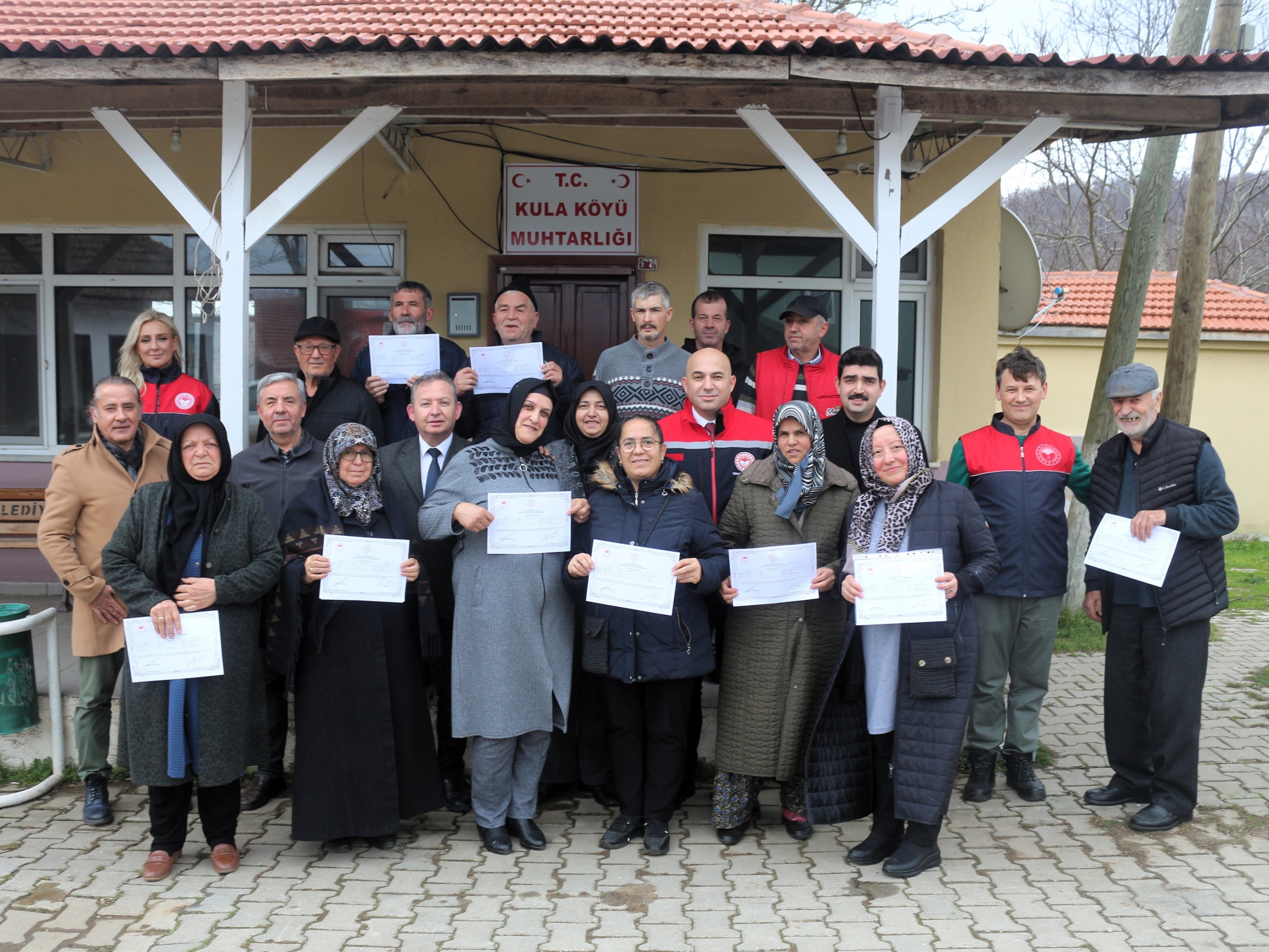 Dişi arılar iş başında