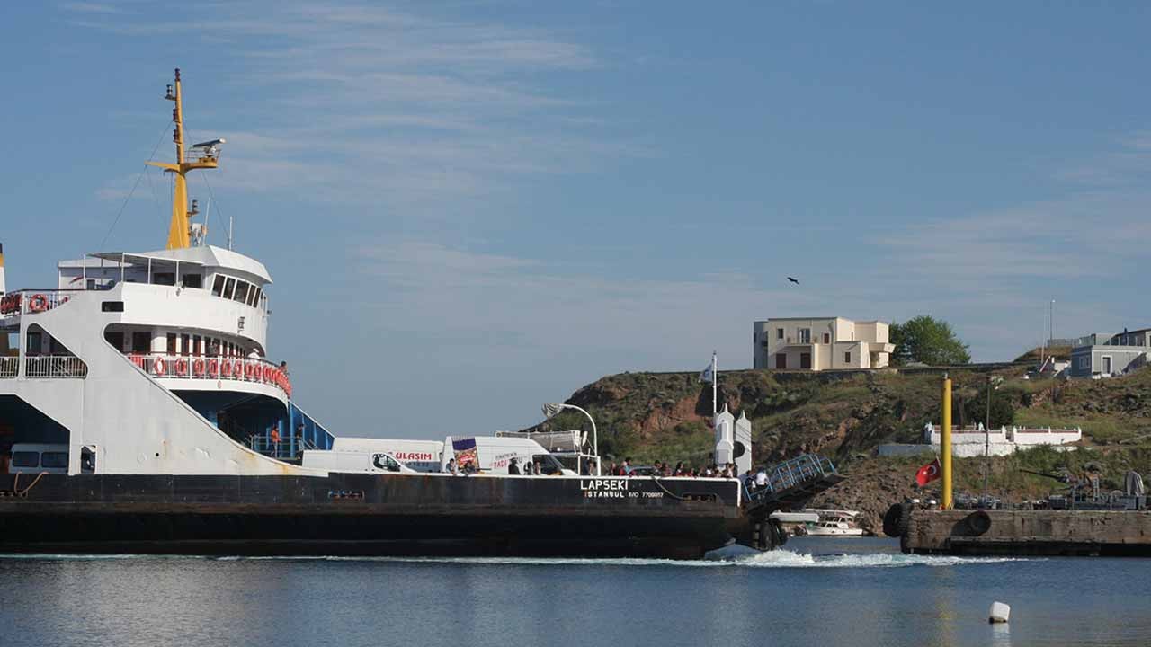 Ege’de fırtına düzeni bozdu! Ada seferlerinde iptal kararı