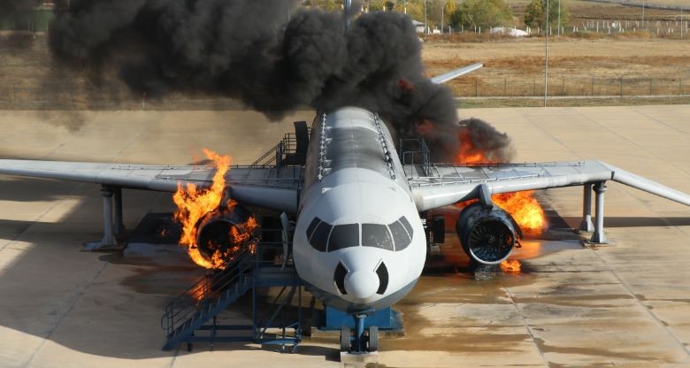 Erzincan Yıldırım Akbulut Havalimanı’nda uçak yangın tatbikatı