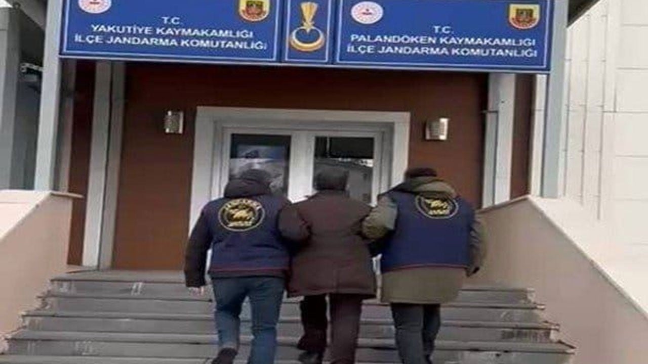 Erzurum’da 2 FETÖ’cü paketlendi